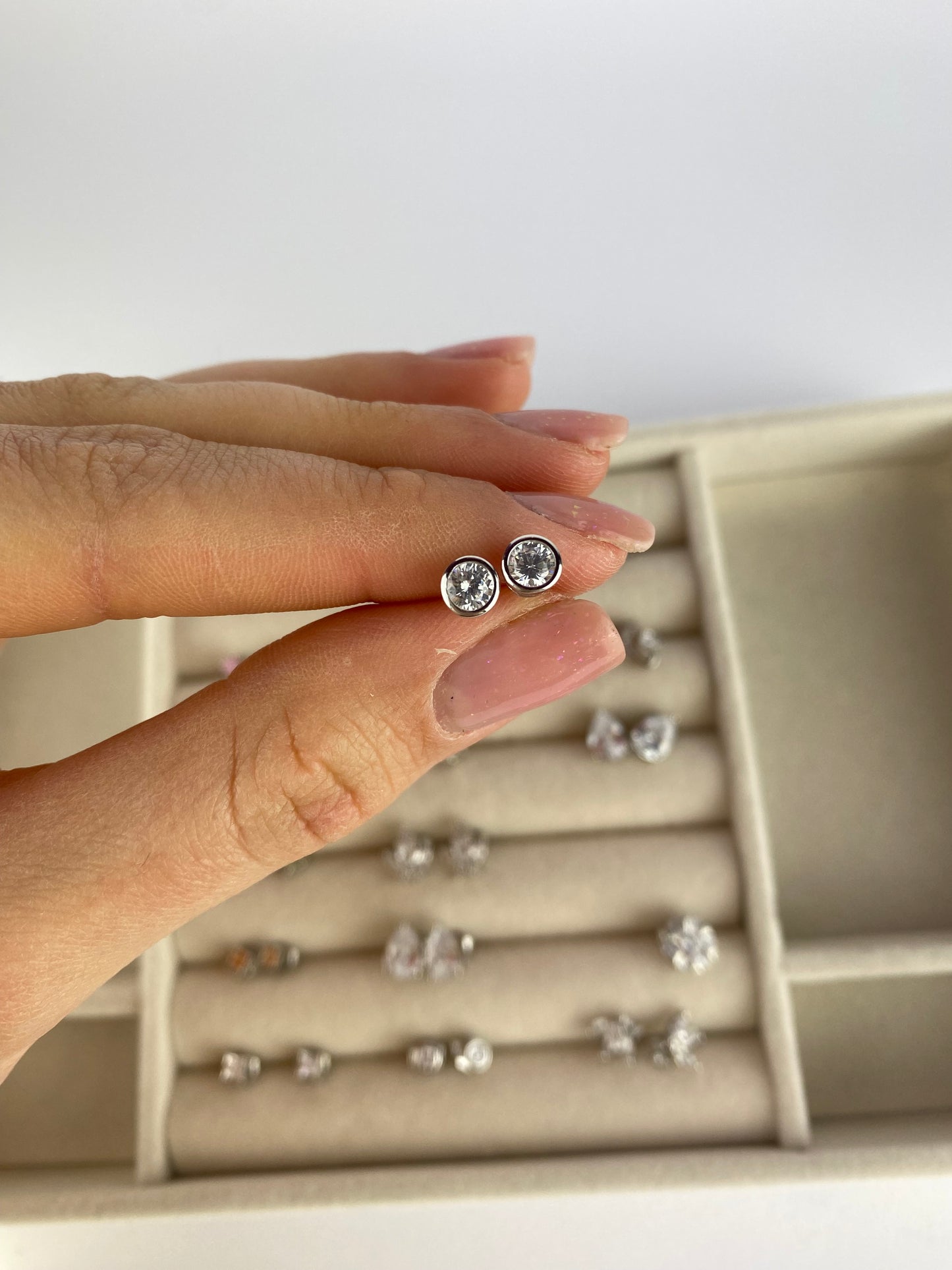 Round Big Light Point Earrings