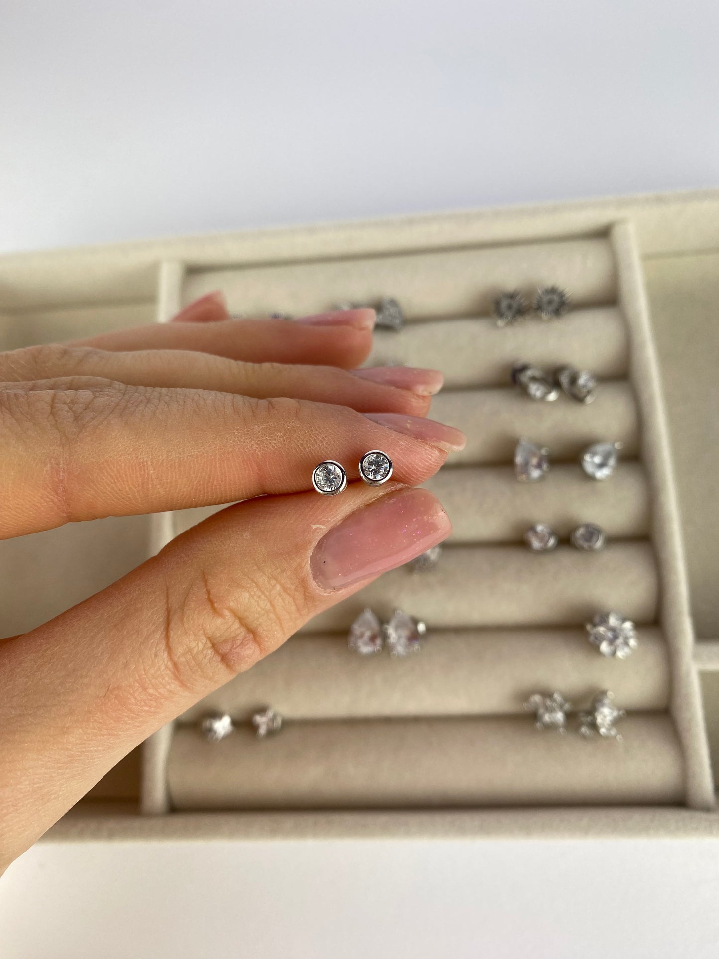 Small Round Light Point Earrings
