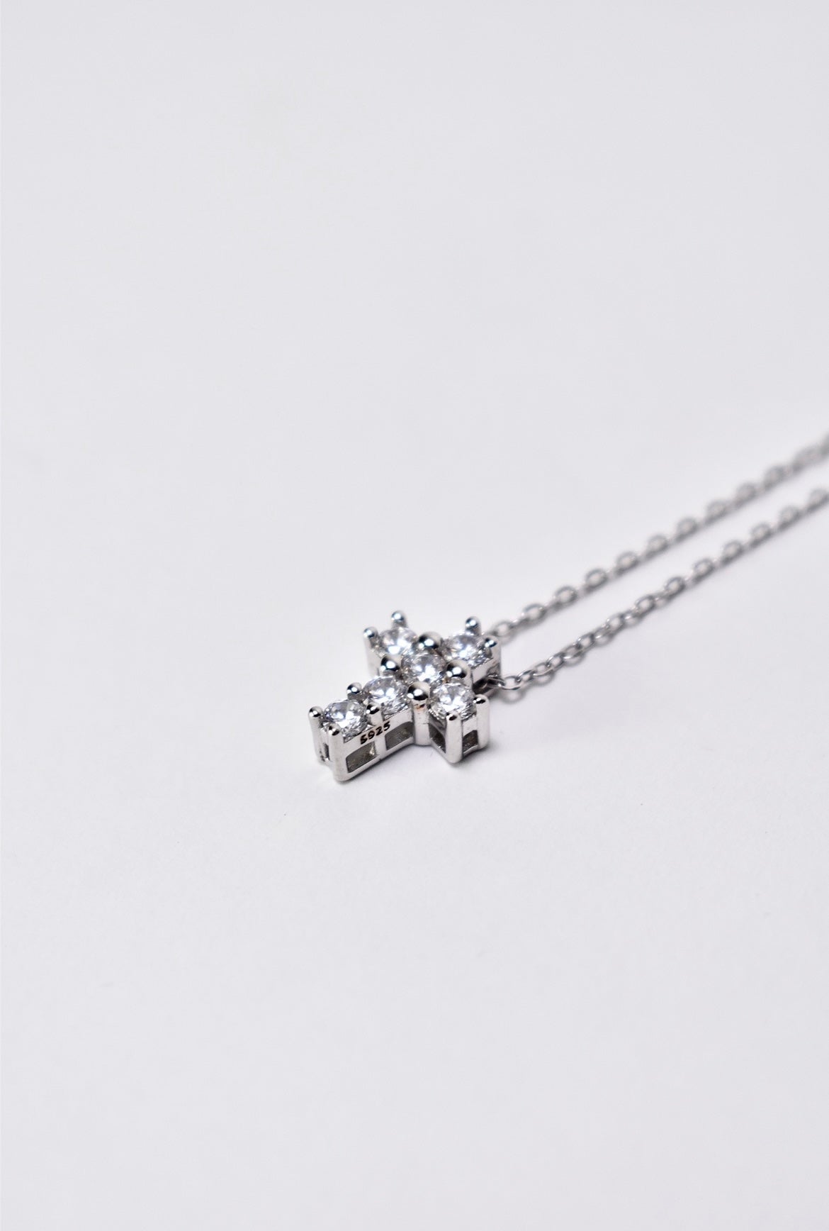 Cross Necklace "Sparkle Diamond"